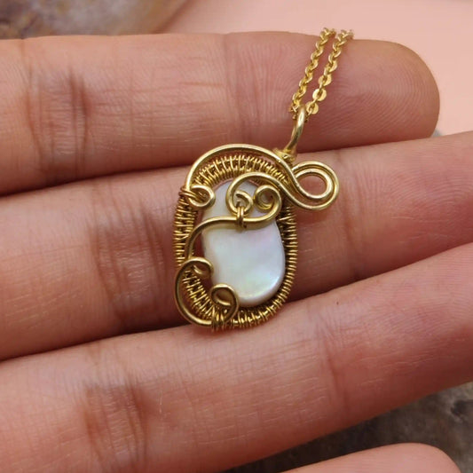 Aaradhya mother of pearl pendant 002 made in brass by sanguine aura handcrafted jewellery, India