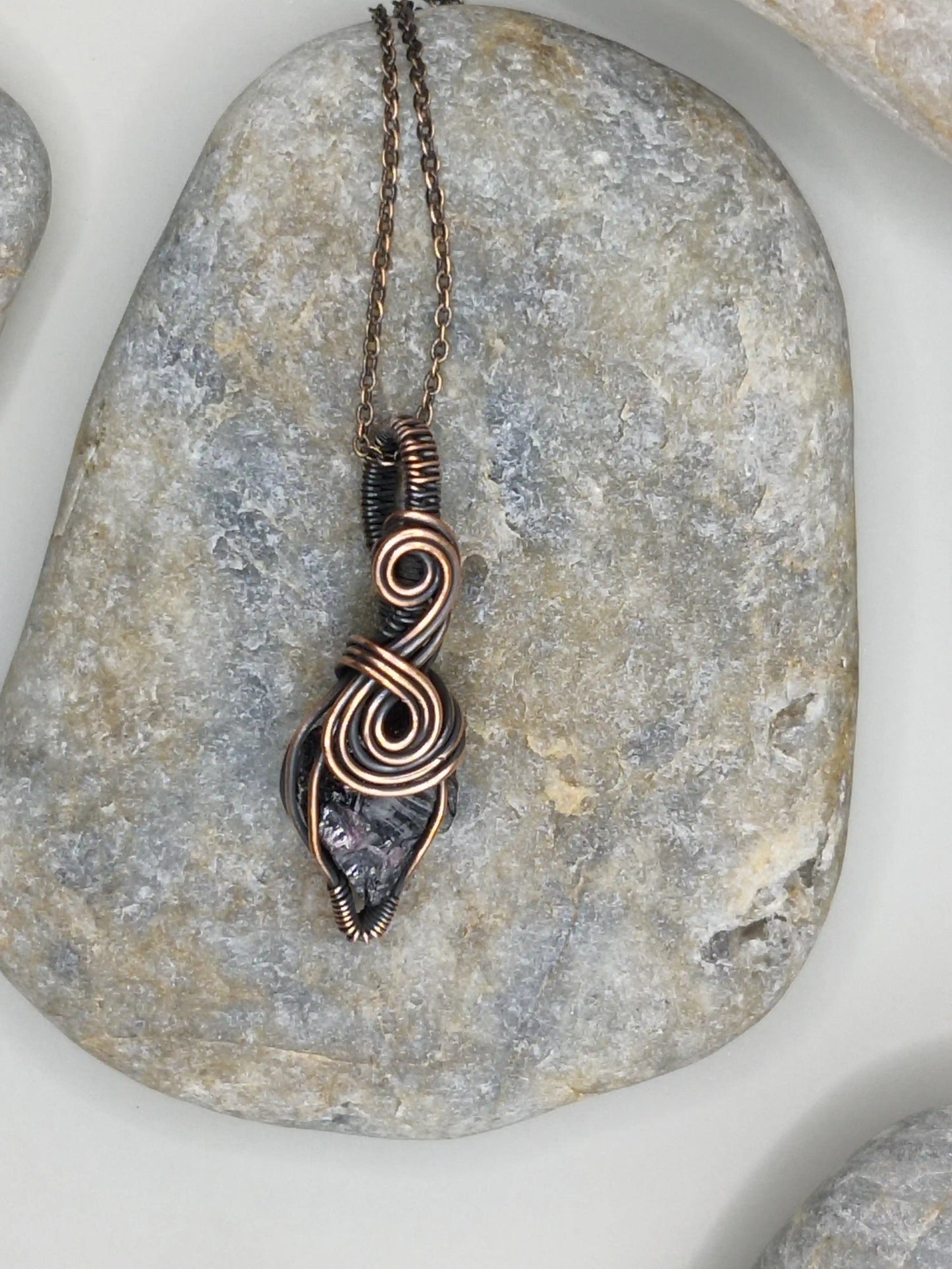 Niyati - Raw Garnet Antiqued Copper Necklace 001