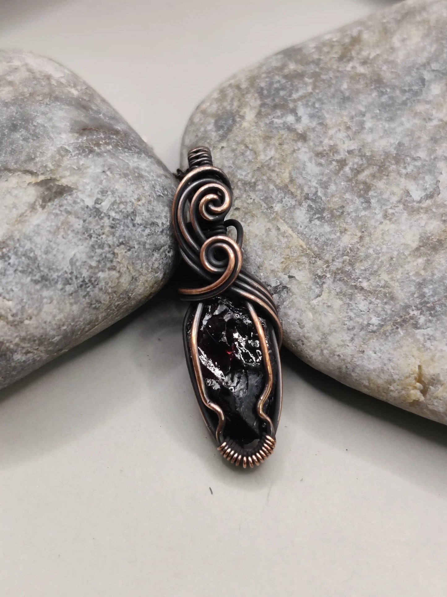 Niyati - Raw Garnet Antiqued Copper Necklace 003