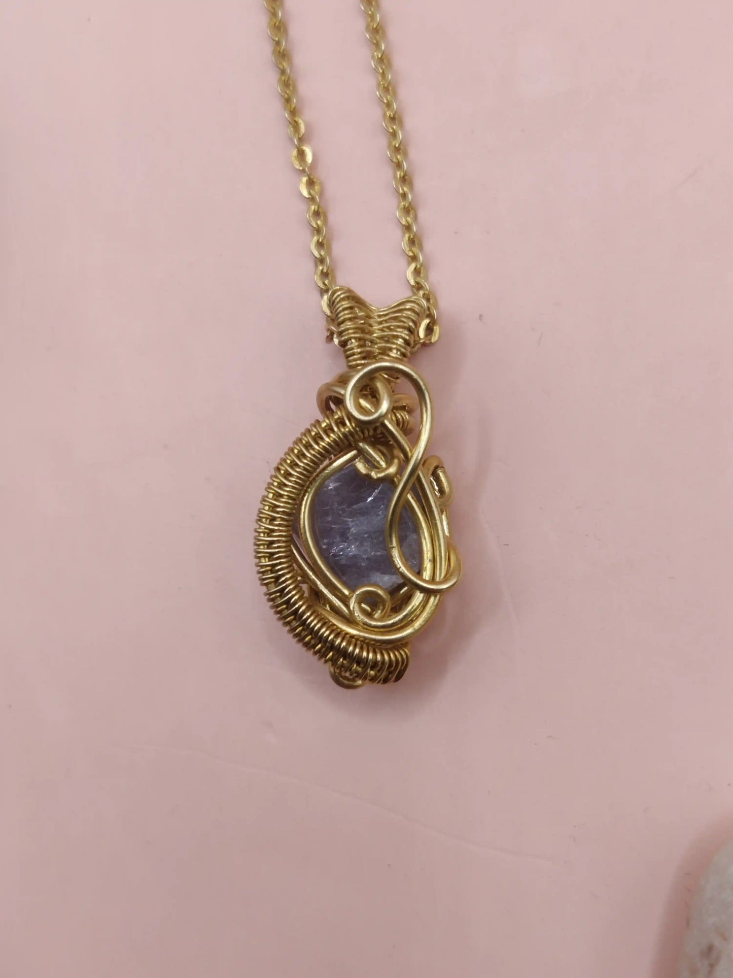Niyati - Raw Corundum (Sapphire) Brass Necklace 001
