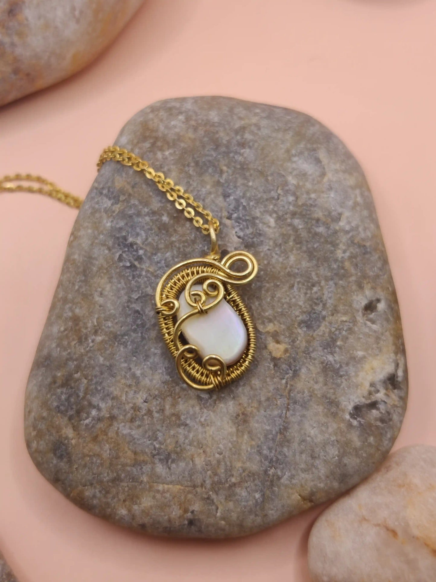 Aaradhya - Mother of Pearl Necklace 002