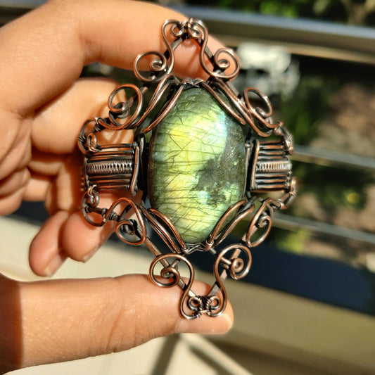 Gauranga - Labradorite Copper Cuff Bracelet - 006