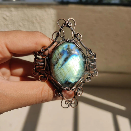 Gauranga - Labradorite Copper Cuff Bracelet - 008