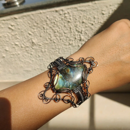 Gauranga - Labradorite Copper Cuff Bracelet - 005