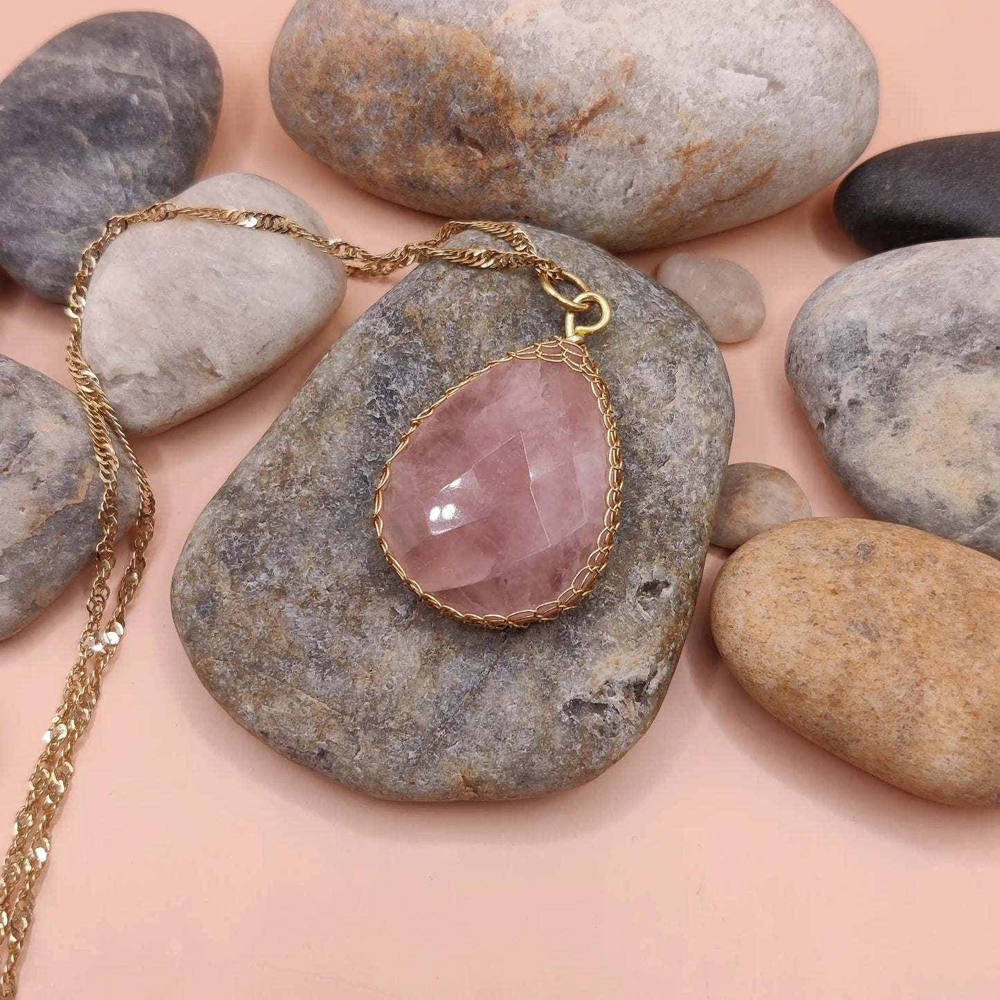 Meera – Rose Quartz Necklace – 002