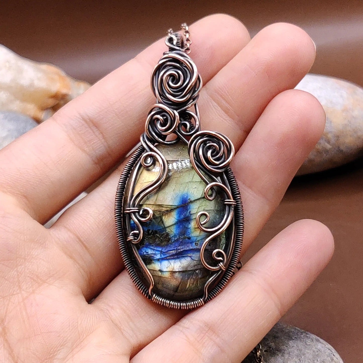 Laksha - Labradorite Necklace 001