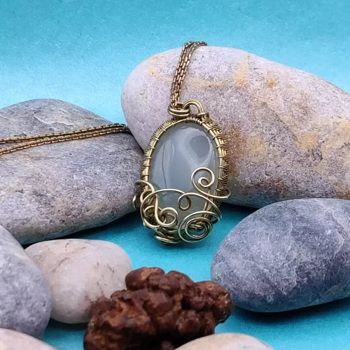 Manovriti Chalcedony Necklace - 004 SA1 By Sanguine Aura Handcrafted Jewellery