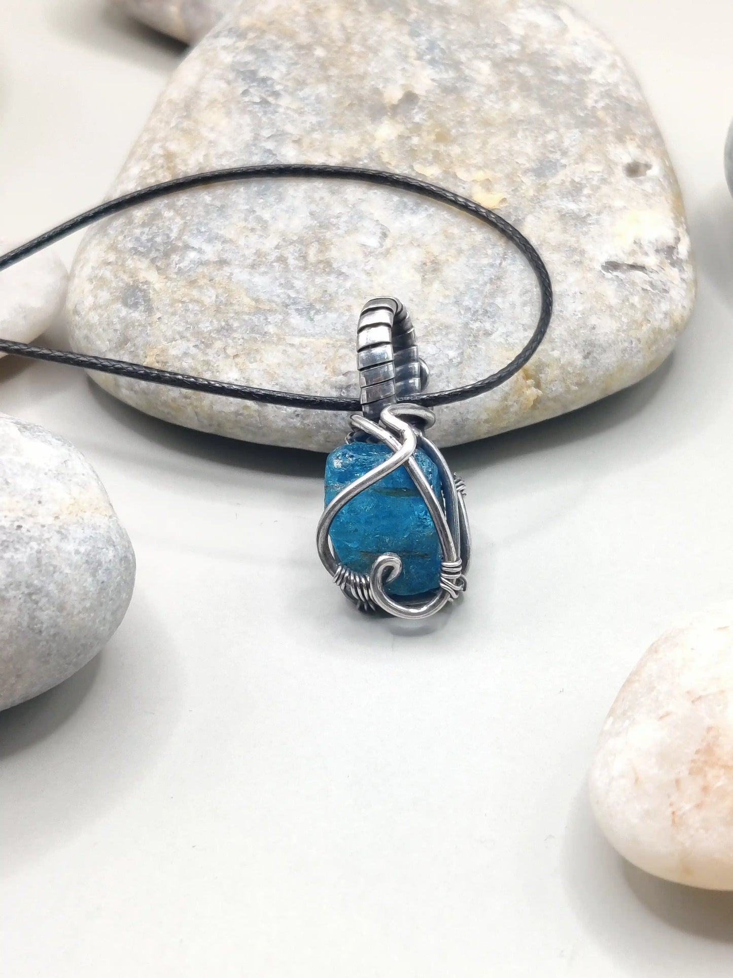 Neil raw/rough Blue apatite sterling silver pendant 002 back vie, handmade by sanguine aura handcrafted crystal jewellery