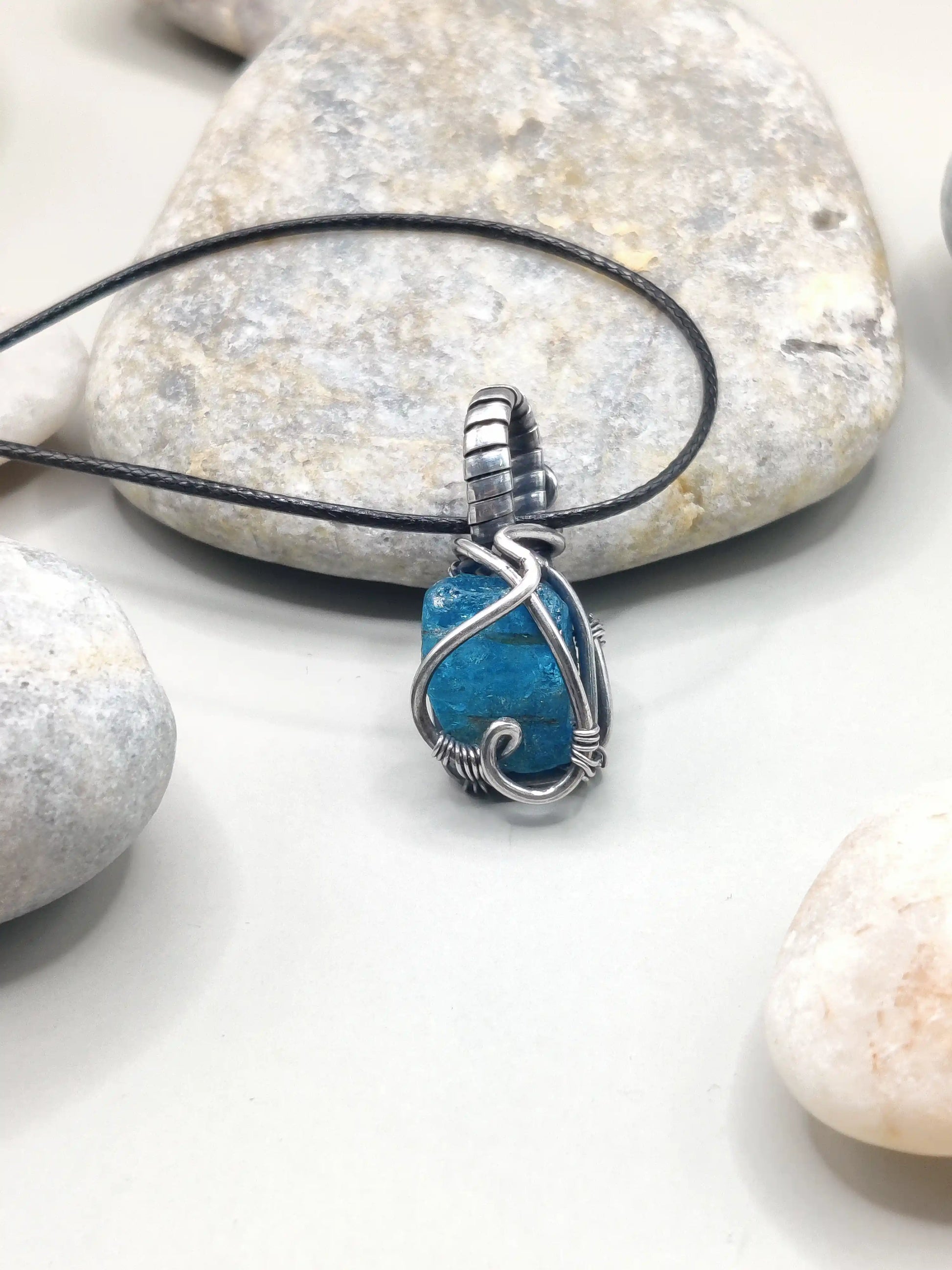 Neil raw/rough Blue apatite sterling silver pendant 002 back vie, handmade by sanguine aura handcrafted crystal jewellery