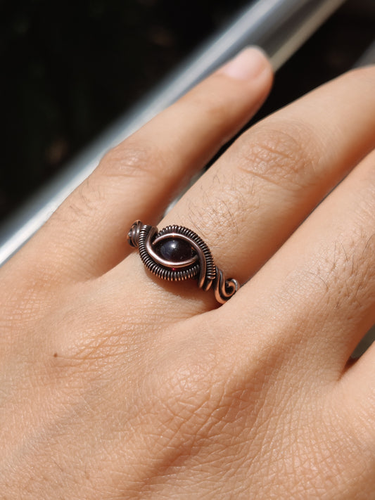 Garnet and copper ring in oxidized copper handmade by sanguine aura handcrafted jewellery
