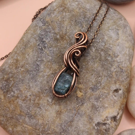 niyati blue apatite pendant in copper 002 made by sanguine aura handcrafted jewellery, India