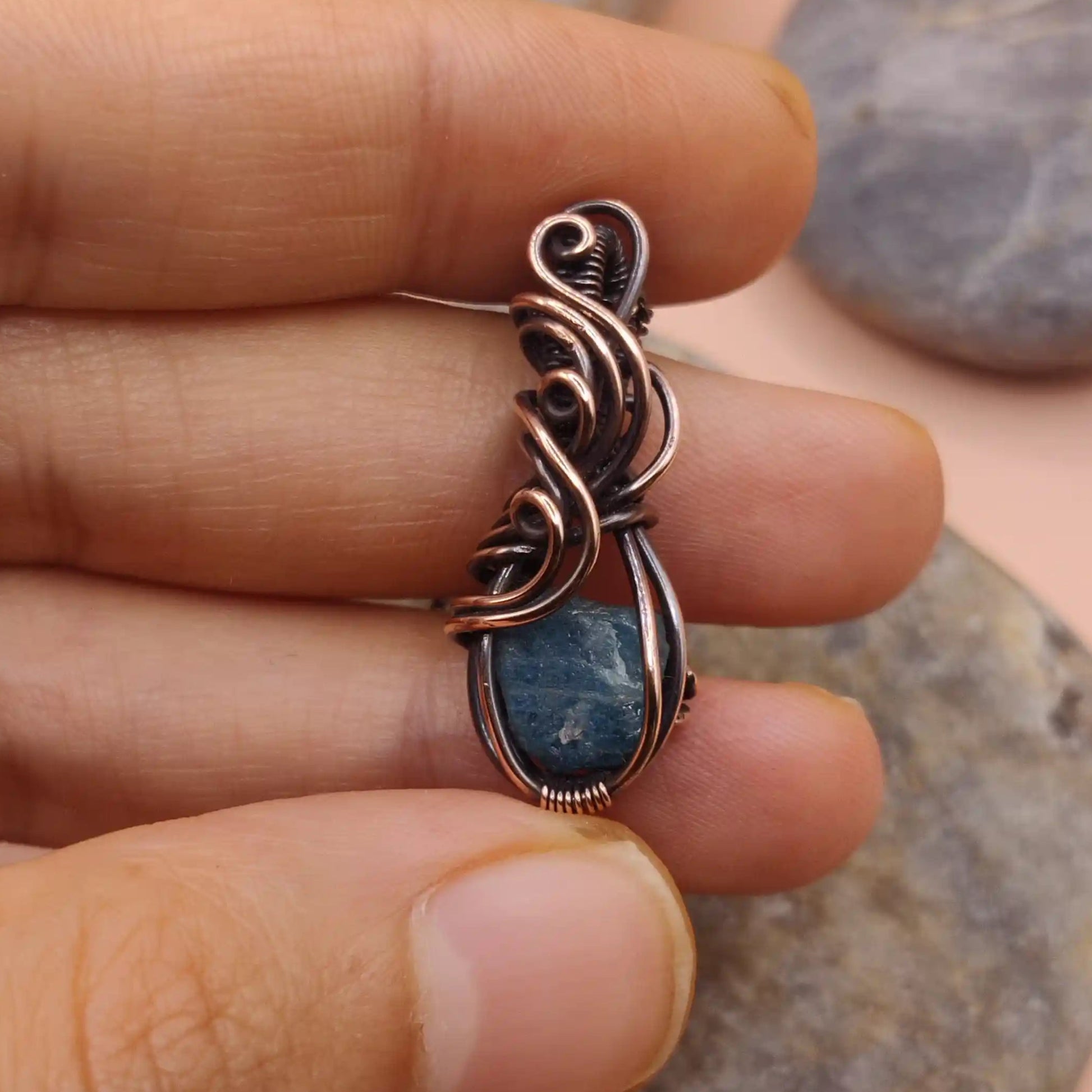 niyati blue apatite pendant in copper 003 made by sanguine aura handcrafted jewellery