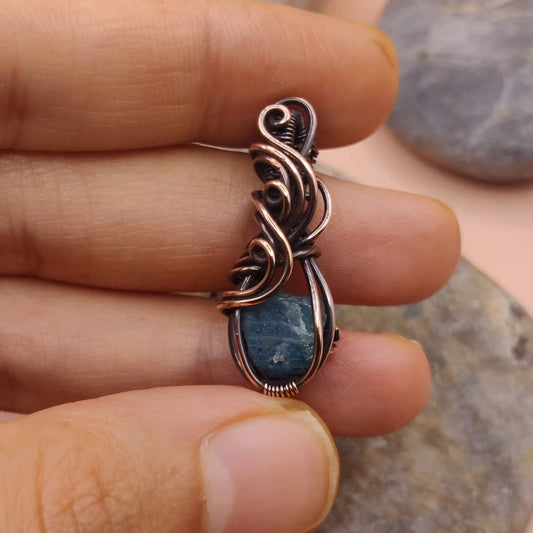 niyati blue apatite pendant in copper 003 made by sanguine aura handcrafted jewellery