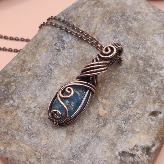niyati blue apatite pendant in copper 004 made by sanguine aura handcrafted jewellery