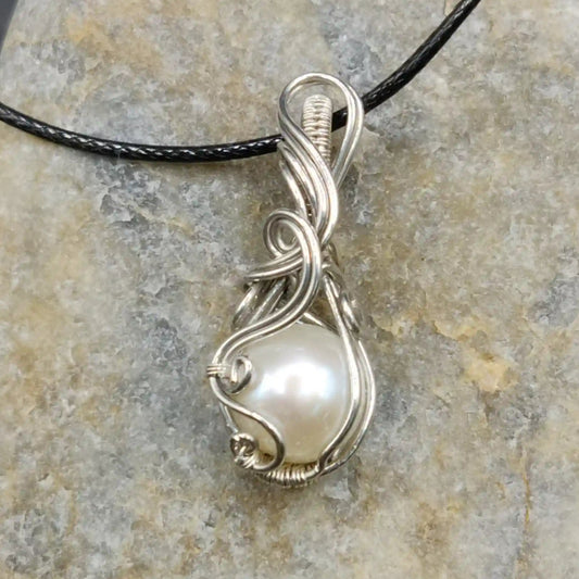 Chandna 002 pearl silver pendant made with natural pearl and sterling silver