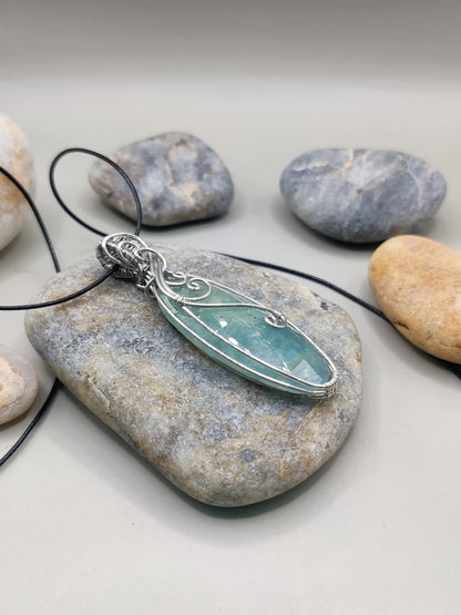 Dakshi- Aquamarine silver pendant's side view. Created by Sanguine Aura Handcrafted jewellery