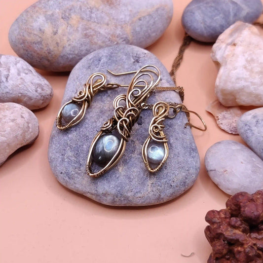 Elaan - Labradorite Jewellery Set By Sanguine Aura Handcrafted Jewellery. Healing Benefits of Labradorite - Balance & Clarity.