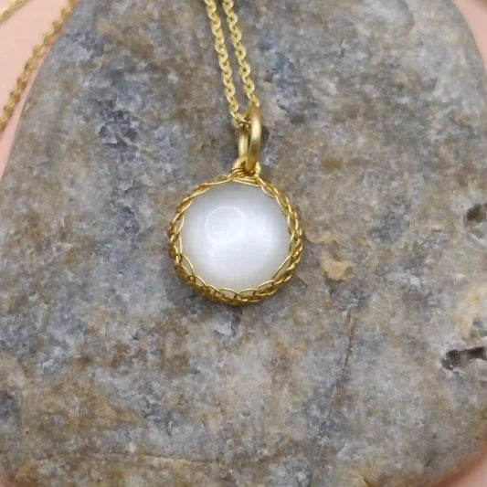 Meera - White Moonstone Necklace By Sanguine Aura Handcrafted Jewellery. Healing Benefits Of White Moonstone - Calming, intuition, balance, peace, women's health.