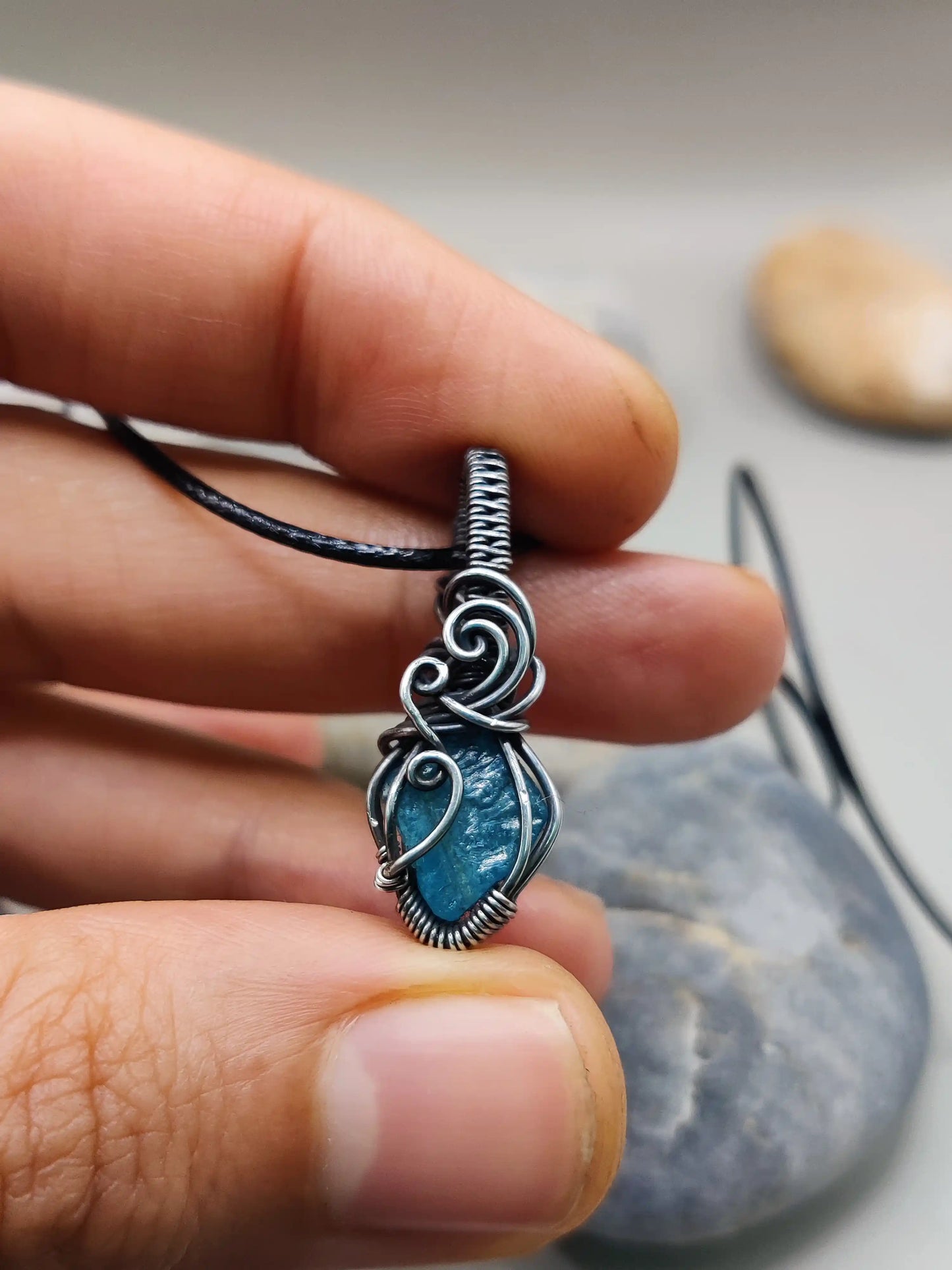 Neil - Raw Blue Apatite Silver Pendant 001