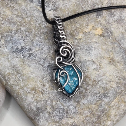 Neil - Raw Blue Apatite Silver Pendant 001