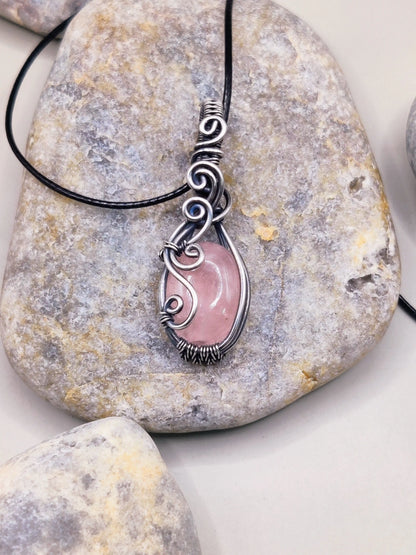 Runi - Rose Quartz Silver Necklace