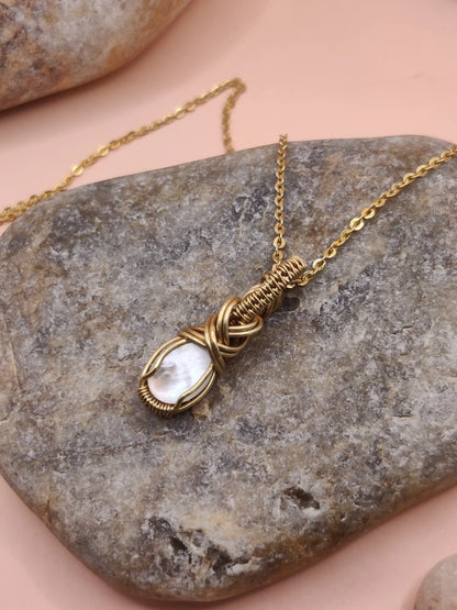 Niyati - Mother of Pearl Necklace 004