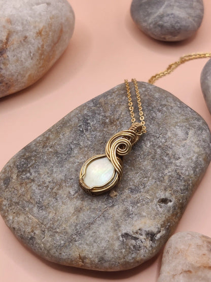 Niyati - Mother of Pearl Necklace 005