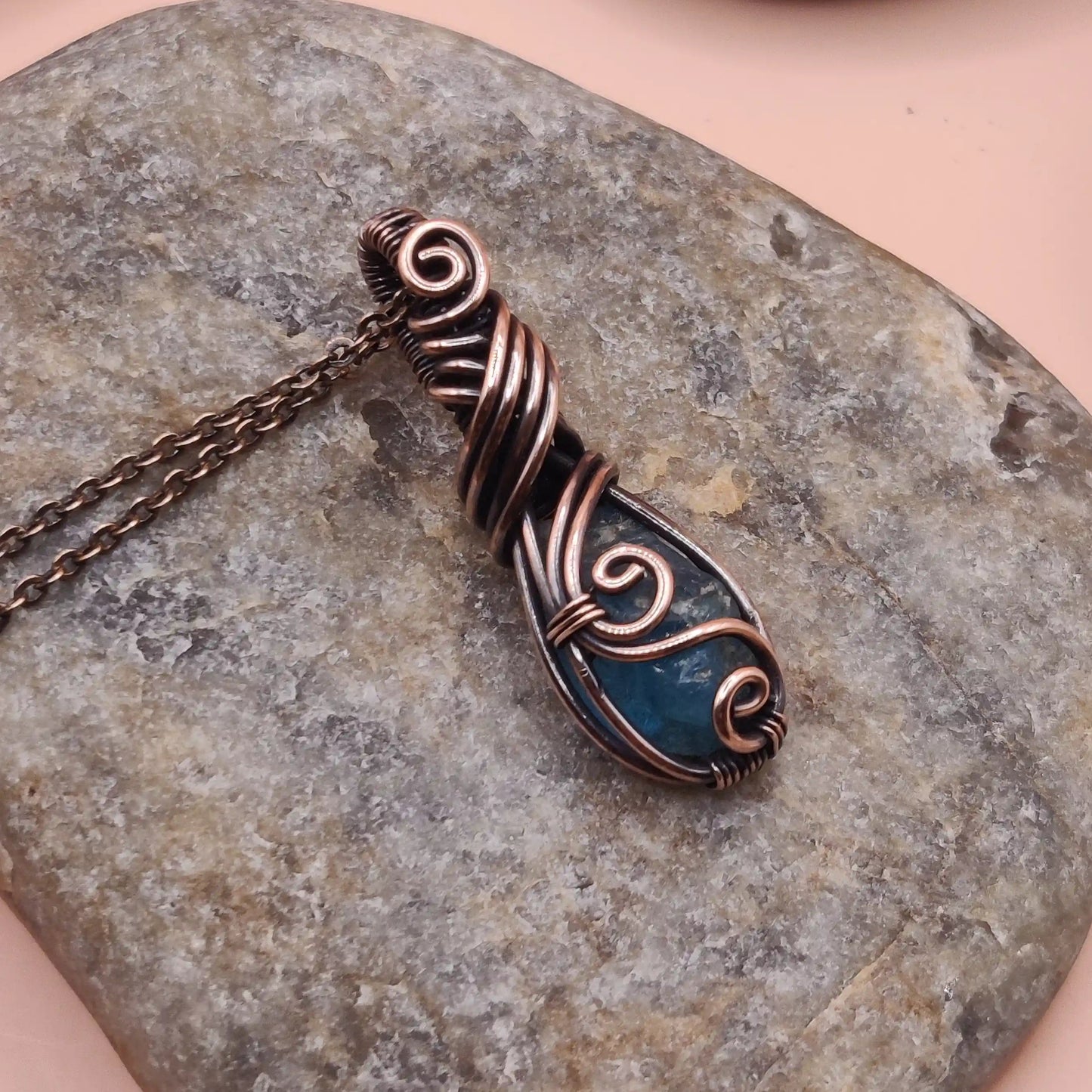Niyati - Raw Blue Apatite Copper Necklace -004
