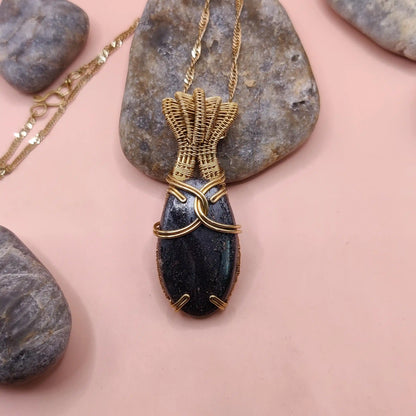 Chaitya - Hematite Necklace In Brass - 004