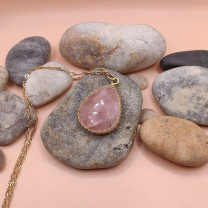 Meera – Rose Quartz Necklace – 002