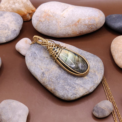 Prisha - Labradorite Necklace 001