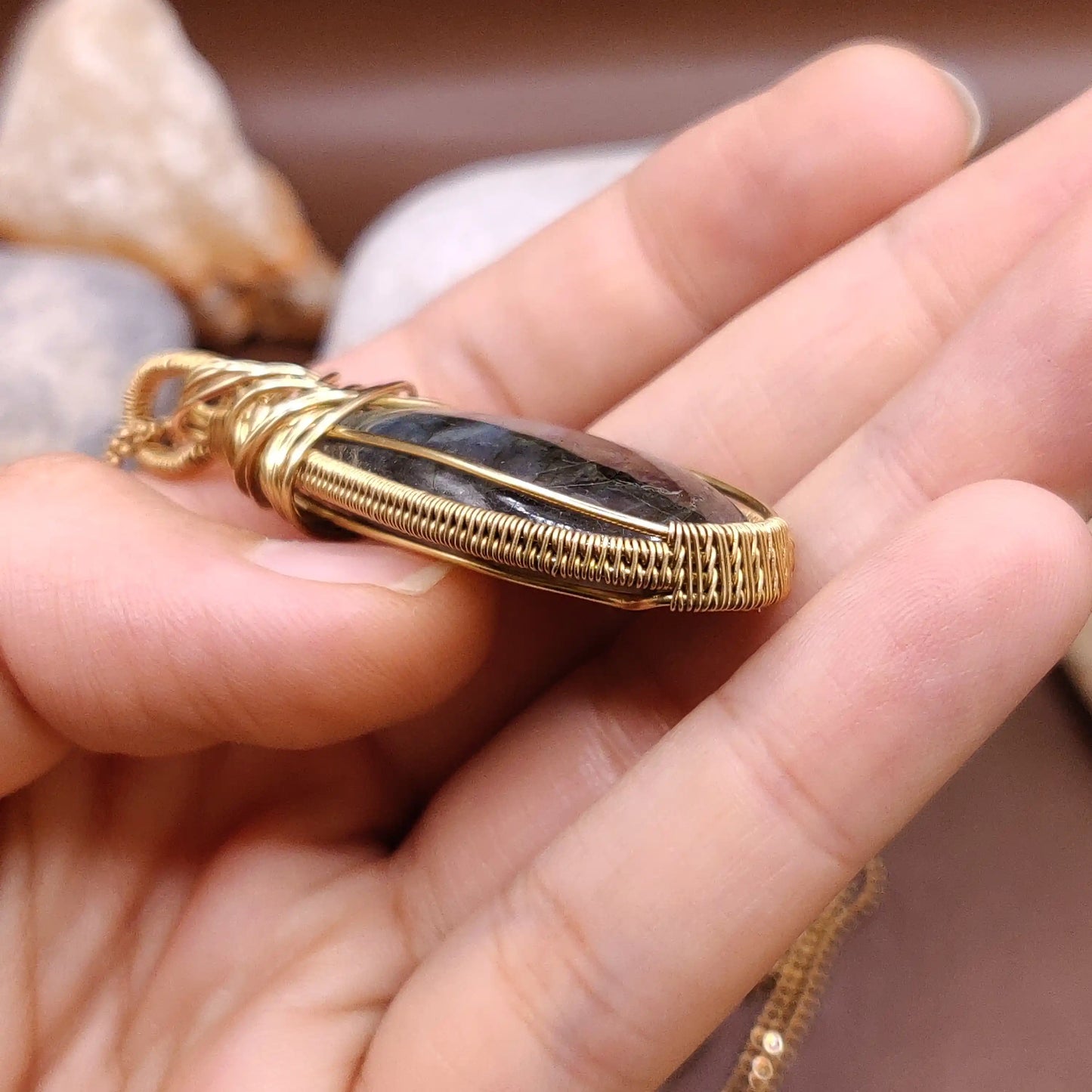 Prisha - Labradorite Necklace 001