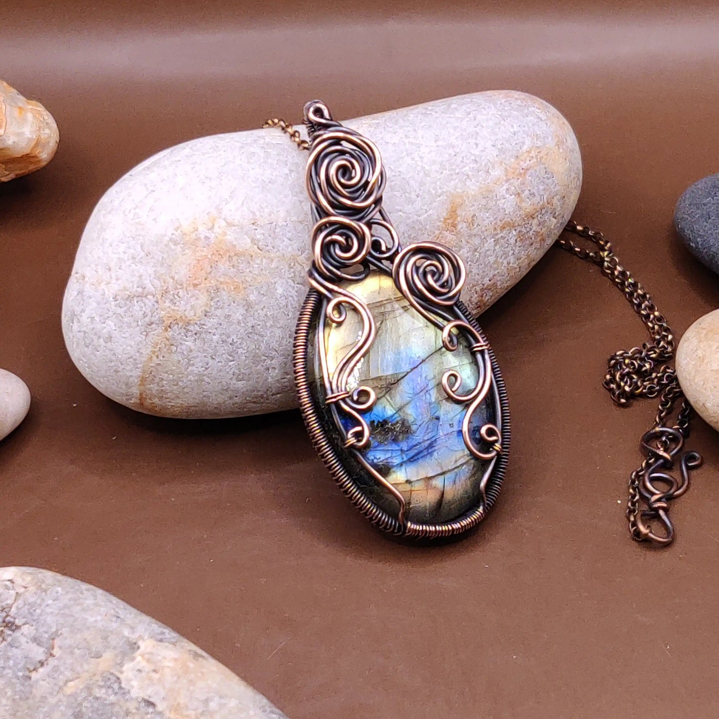 Laksha - Labradorite Necklace 001
