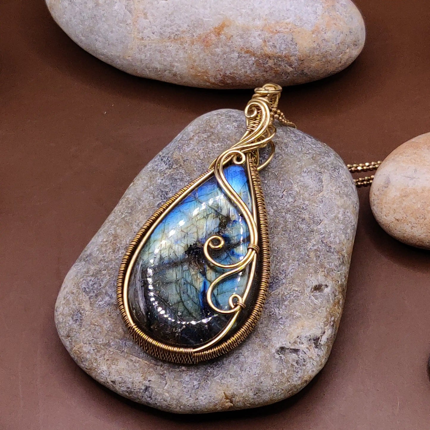 Prisha - Labradorite Necklace 003