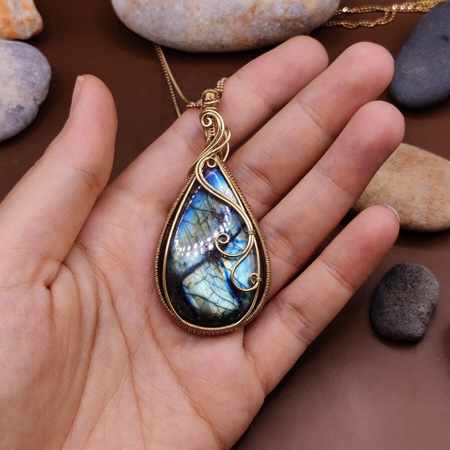 Prisha - Labradorite Necklace 003