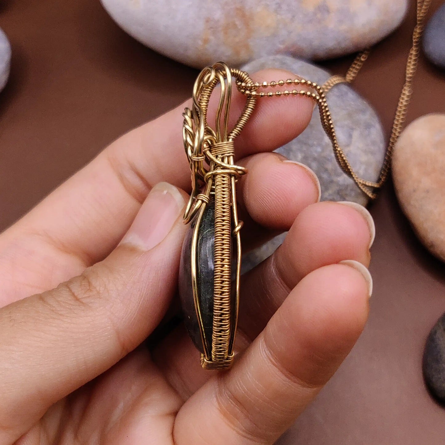 Prisha - Labradorite Necklace 002