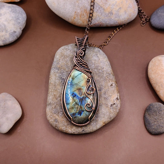 Rumi - Labradorite Necklace 001