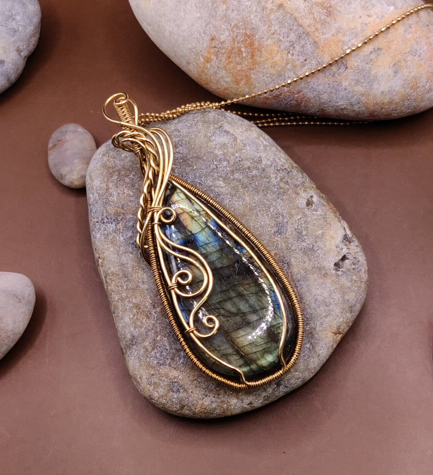 Prisha - Labradorite Necklace 004