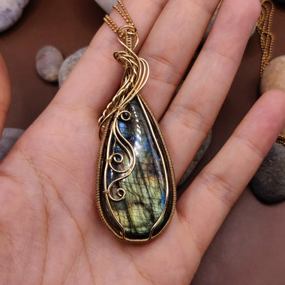 Prisha - Labradorite Necklace 004