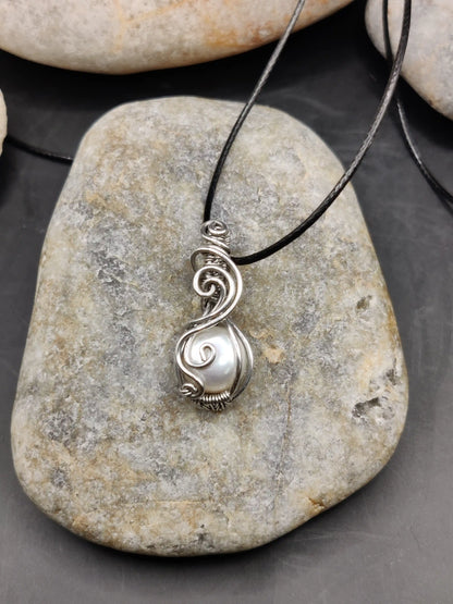 Chandna - Pearl Silver Pendant 001