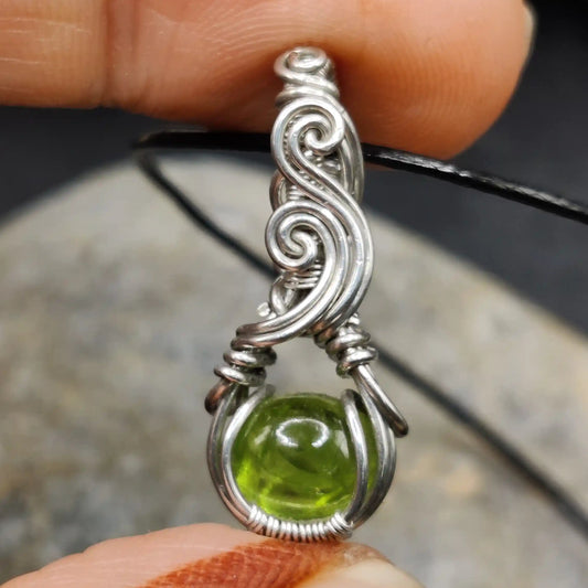 Indu Green Peridot silver pendant with natural untreated green peridot and 925 silver made by sanguine aura