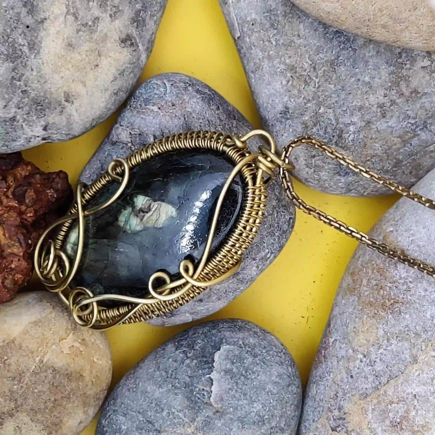 Manovriti-_Labradorite_Necklace-007 By Sanguine Aura Handcrafted Jewellery