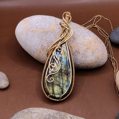 Prisha 004 labradorite brass pendant made with real labradorite with blue green flash by sanguine aura handmade jewellery, India 
